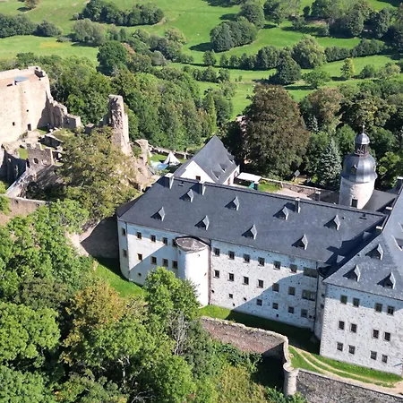 Apartment Bahnhof Wartehalle