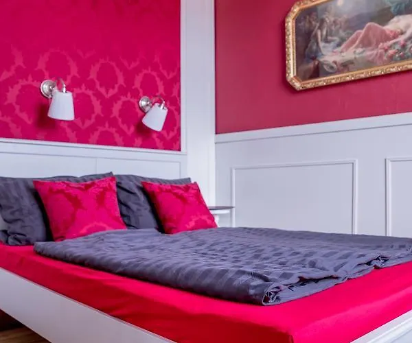 Appartement Bahnhof Wartehalle